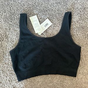 Hatch: wearable pump bra nwt size medium